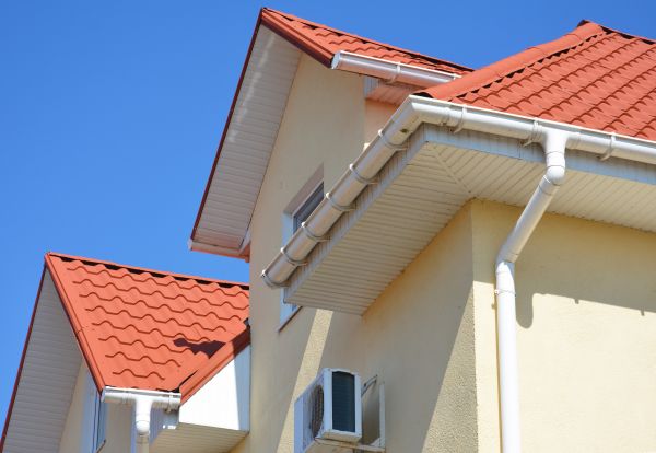 Soffit Cleaning in Palm Harbor