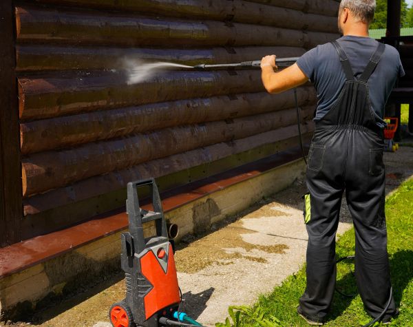 Log Home Pressure Washing in Palm Harbor