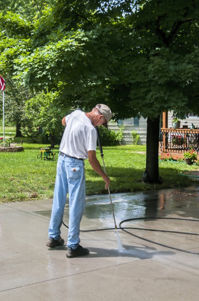Driveway Concrete Cleaning in Palm Harbor